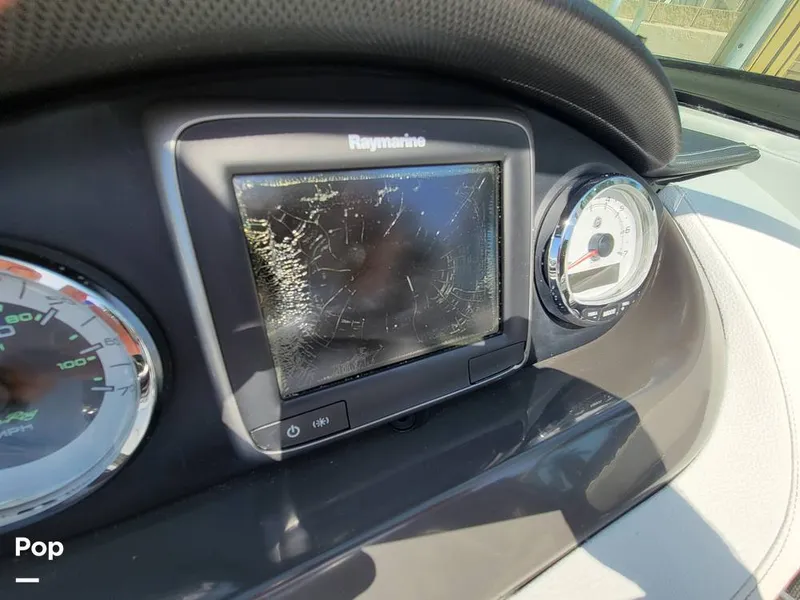 Slide: The Image of Sea Ray 240 Sundeck 2014 - 15810486