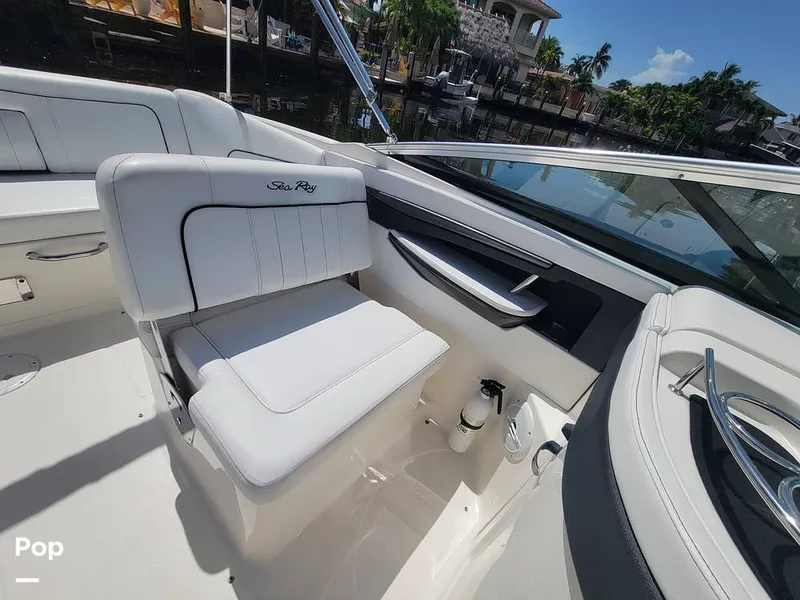 Slide: The Image of Sea Ray 240 Sundeck 2014 - 15810504