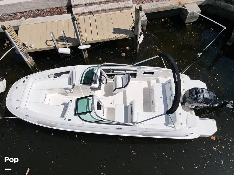 Slide: The Image of Sea Ray 240 Sundeck 2014 - 15810537