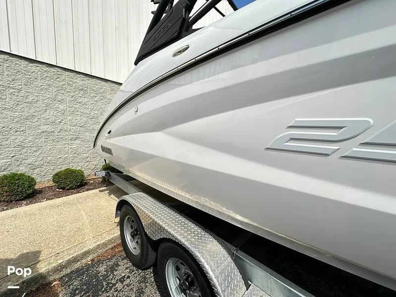 Slide: The Image of Yamaha 255XE 2024 - 15686560