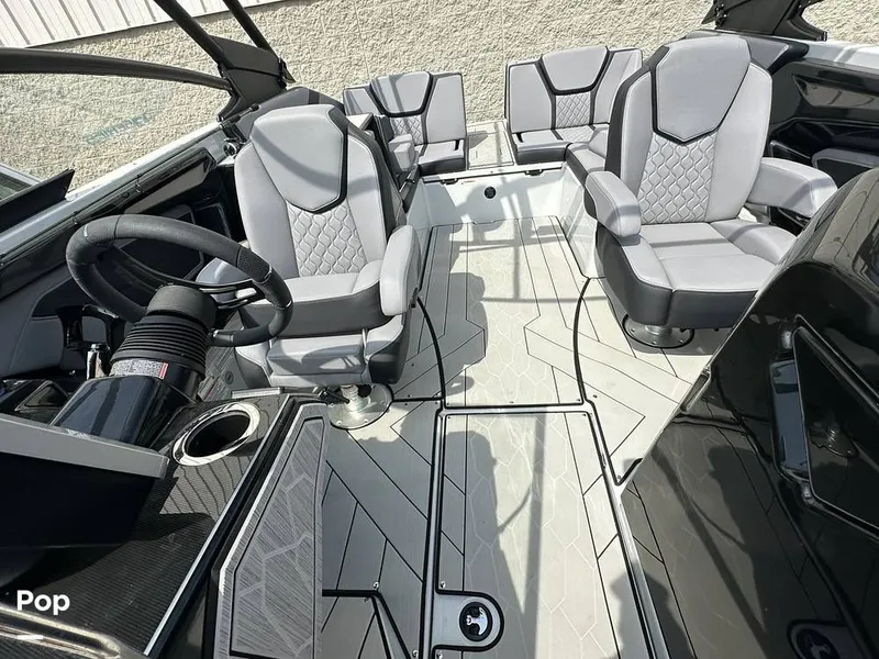 Slide: The Image of Yamaha 255XE 2024 - 15686671