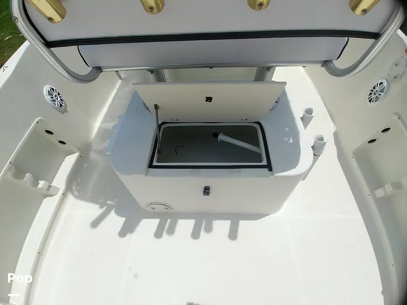 Slide: The Image of 30 Gallon Baitwell - 15662585