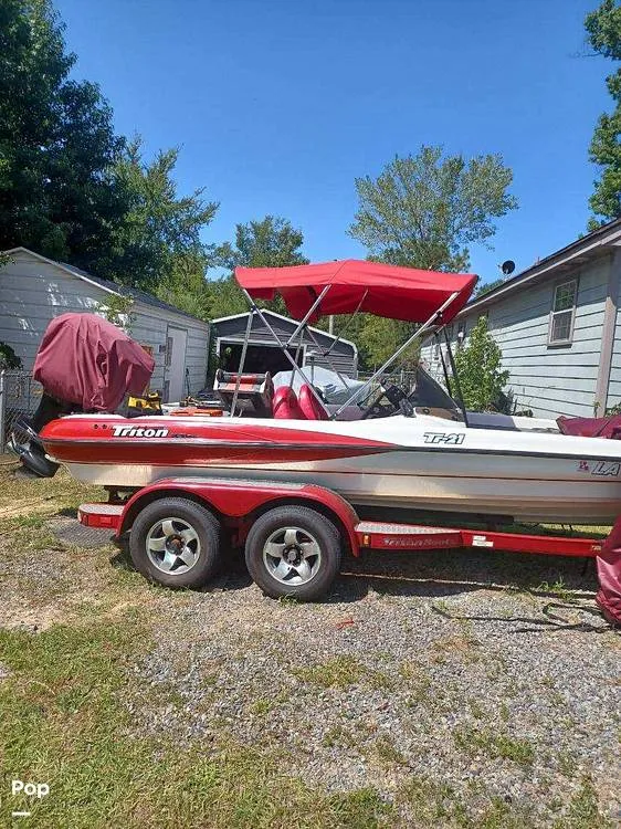 Slide: The Image of Seller Photo To Show Bimini Top - 15659393