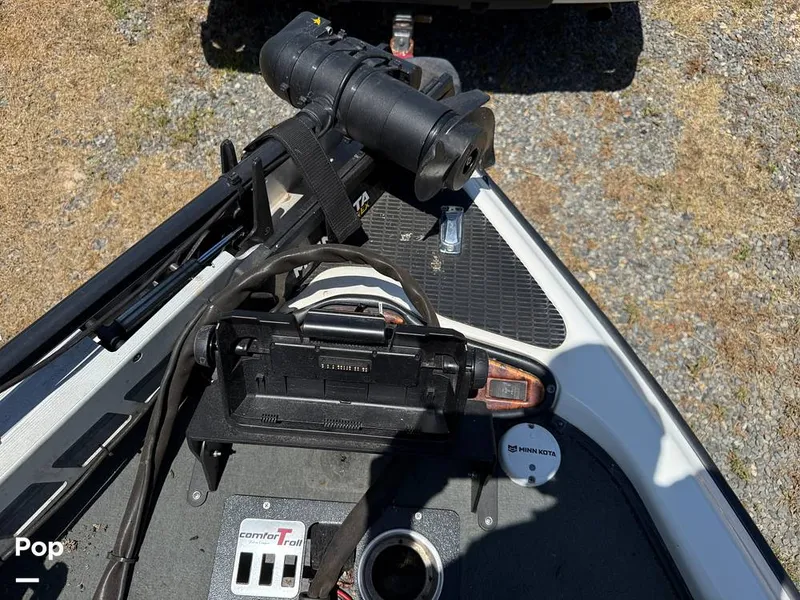 Slide: The Image of Triton TR 21 2002 - 15719040