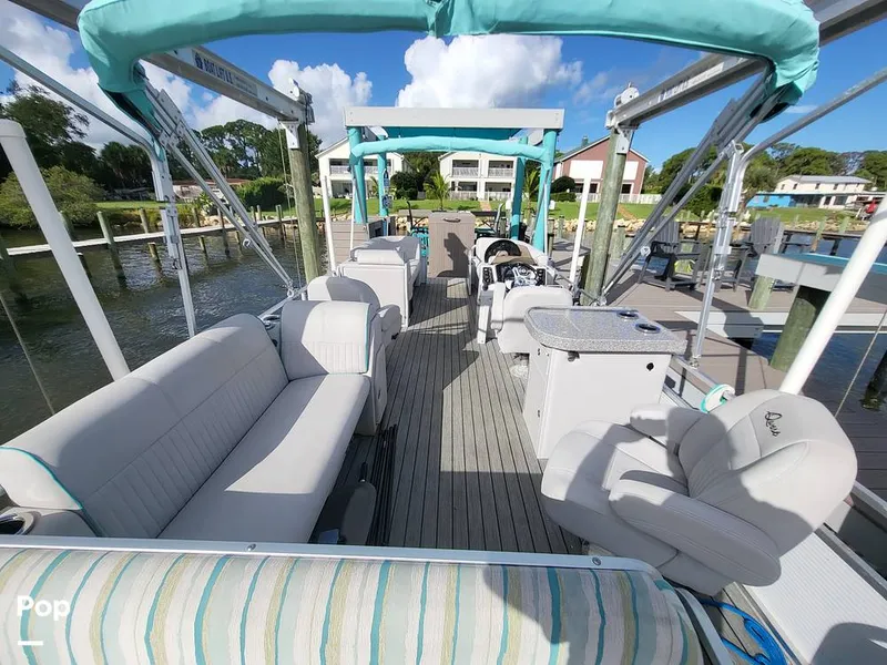 Slide: The Image of Qwest 824 Lanai Bar 2019 - 15761229