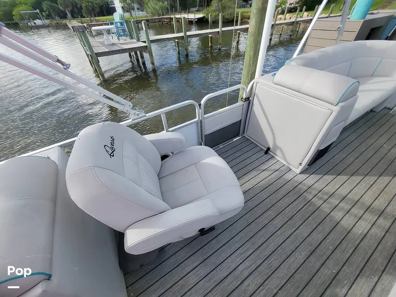 Slide: The Image of Qwest 824 Lanai Bar 2019 - 15761234