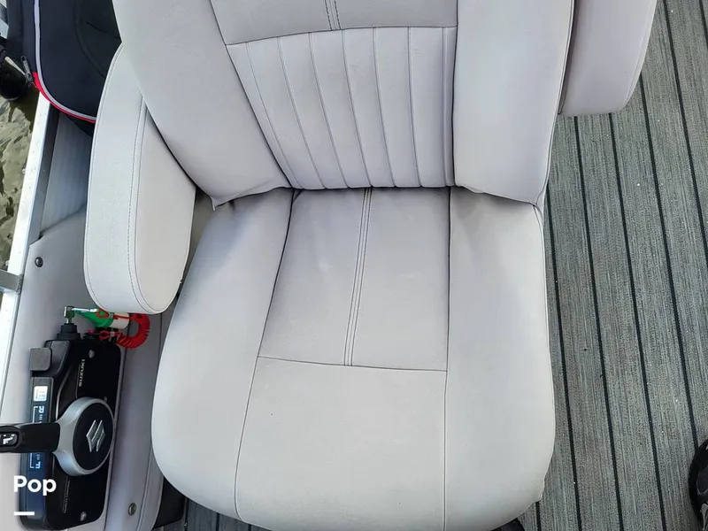 Slide: The Image of Qwest 824 Lanai Bar 2019 - 15761260