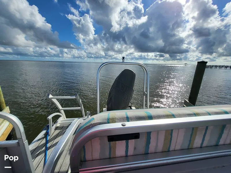 Slide: The Image of Qwest 824 Lanai Bar 2019 - 15761289