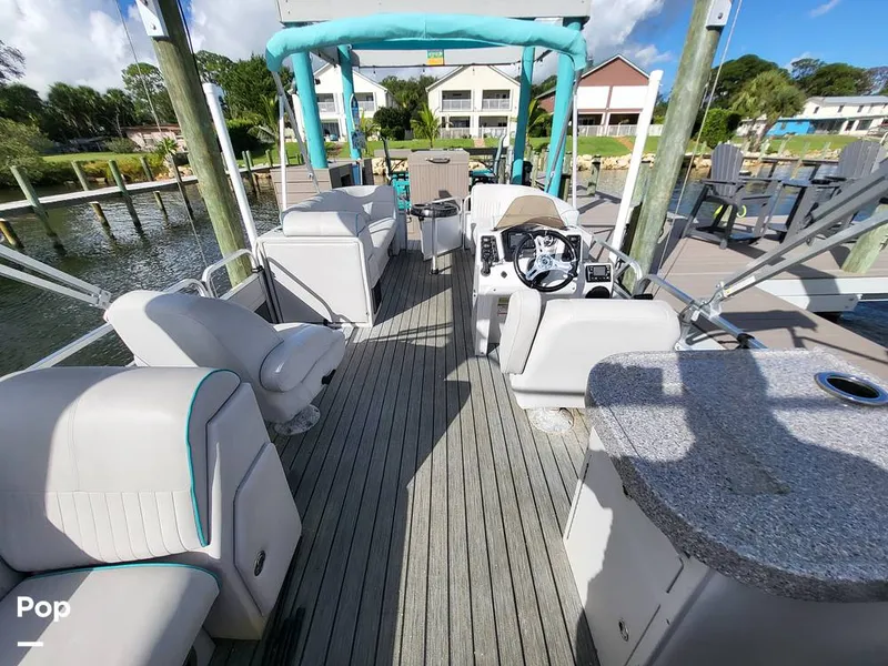 Slide: The Image of Qwest 824 Lanai Bar 2019 - 15761302