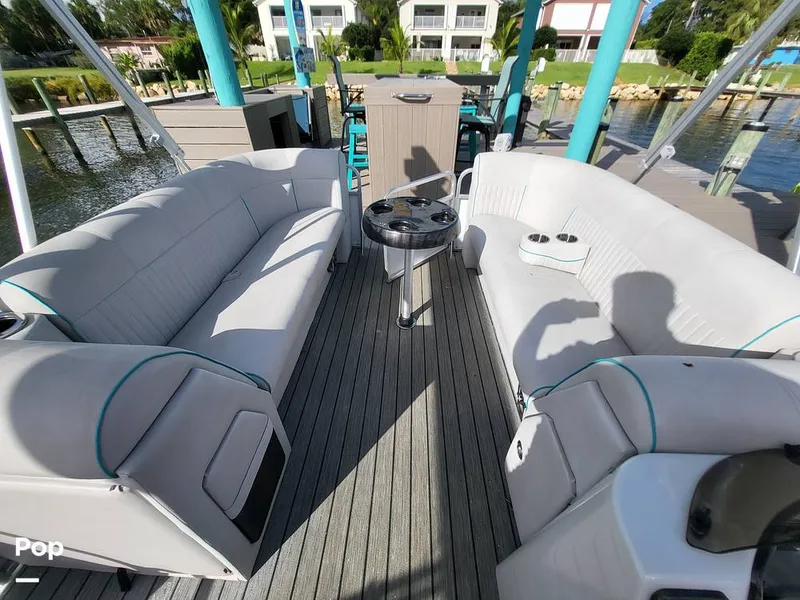 Slide: The Image of Qwest 824 Lanai Bar 2019 - 15761304