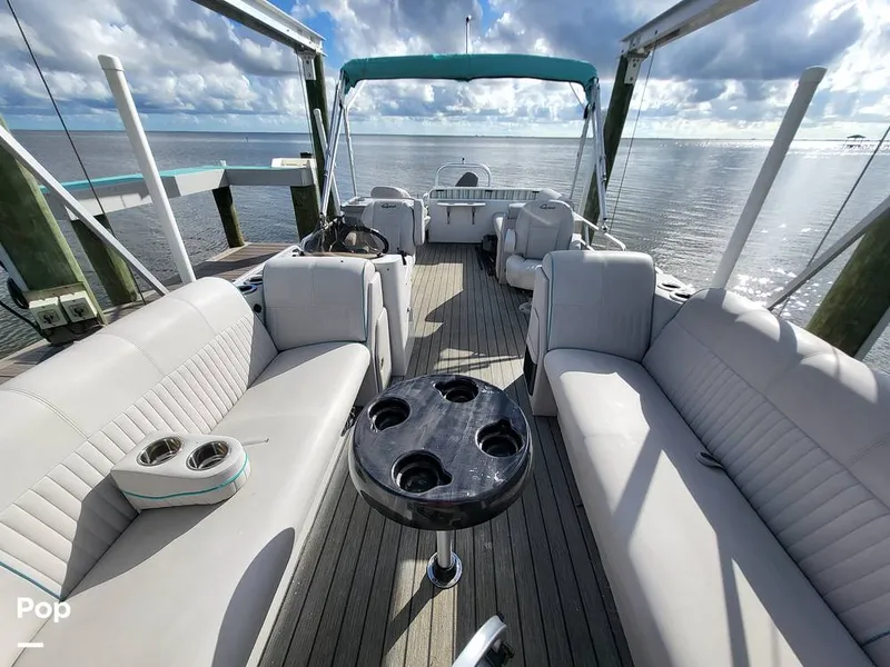 Slide: The Image of Qwest 824 Lanai Bar 2019 - 15761306