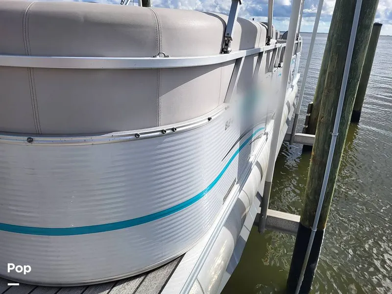 Slide: The Image of Qwest 824 Lanai Bar 2019 - 15761311