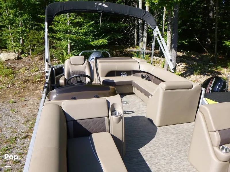 Slide: The Image of Bennington 21SXP 2020 - 15801575