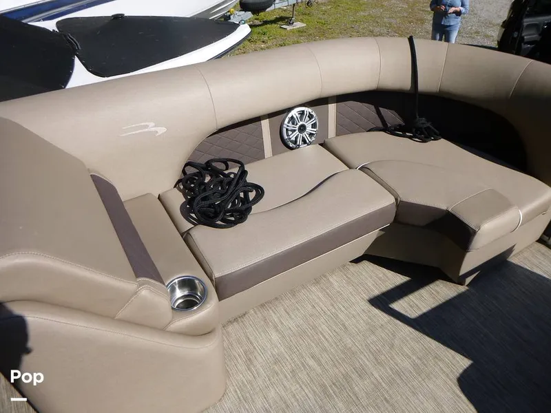 Slide: The Image of Bennington 21SXP 2020 - 15801545