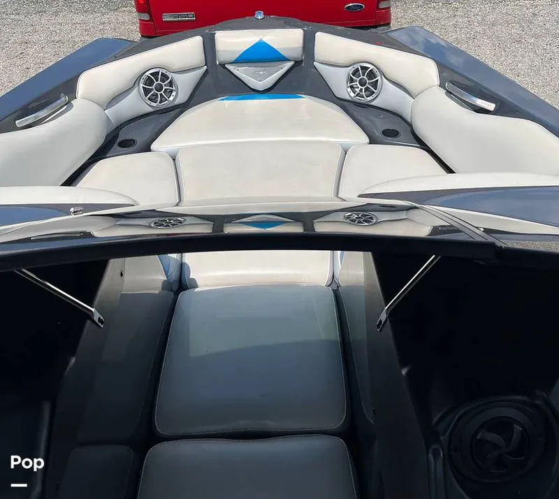 Slide: The Image of Walk thru windshield - 16261401