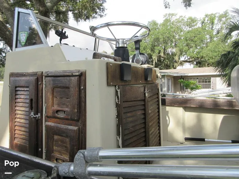 Slide: The Image of Boston Whaler 220 Outrage 1980 - 15686811