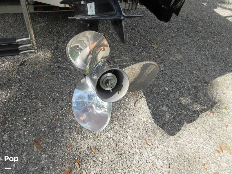 Slide: The Image of Boston Whaler 220 Outrage 1980 - 15686815