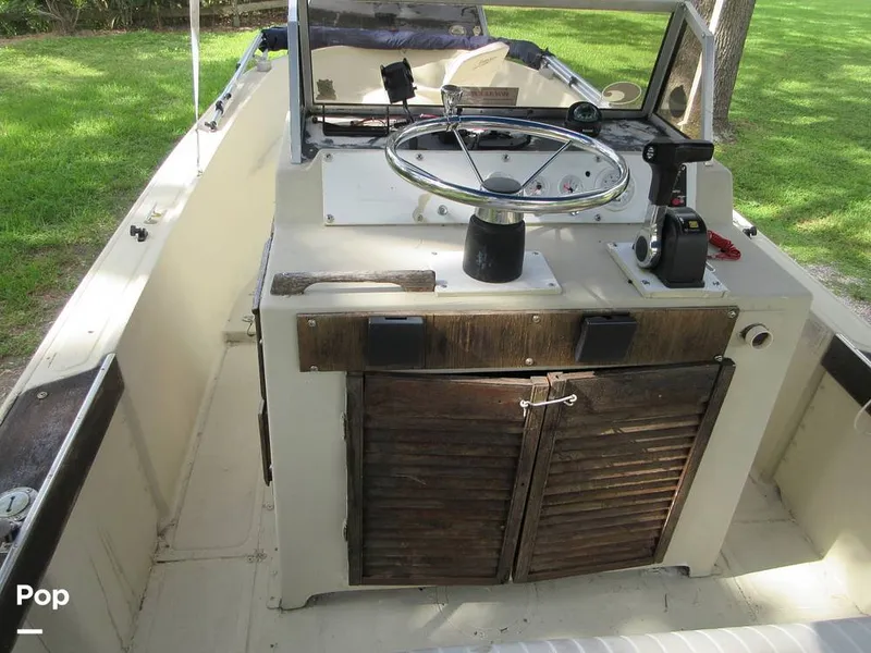 Slide: The Image of Boston Whaler 220 Outrage 1980 - 15686831