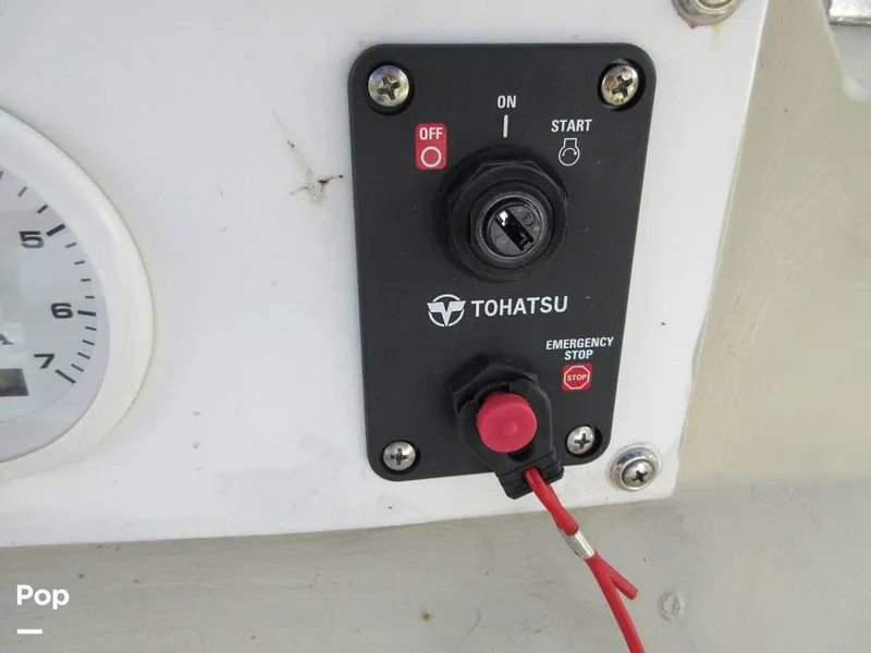 Slide: The Image of Boston Whaler 220 Outrage 1980 - 15686837