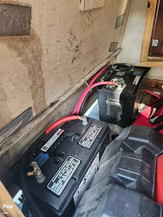 Slide: The Image of Boston Whaler 220 Outrage 1980 - 15657641