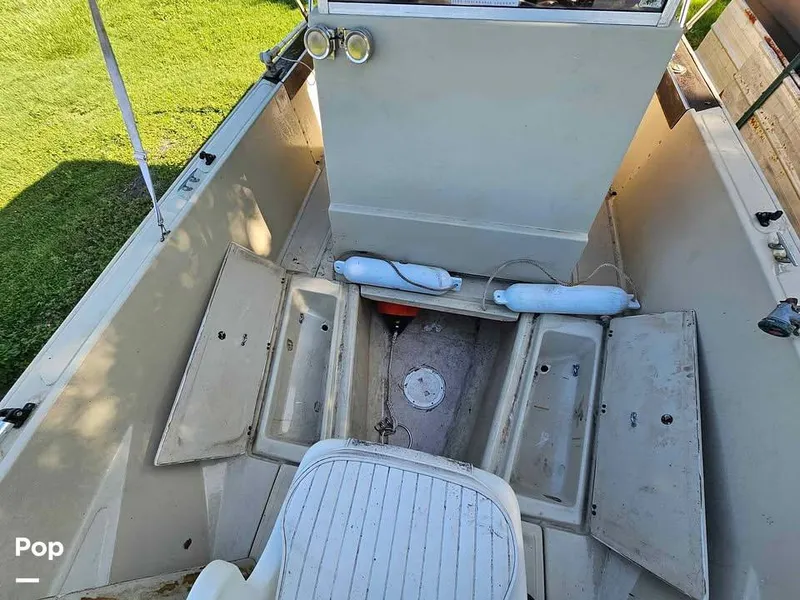 Slide: The Image of Boston Whaler 220 Outrage 1980 - 15657644