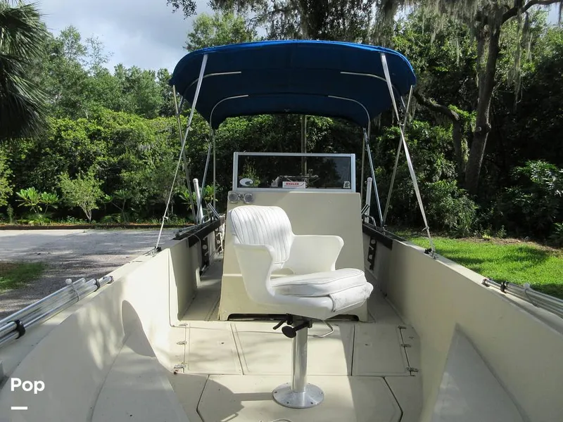Slide: The Image of Boston Whaler 220 Outrage 1980 - 15686820