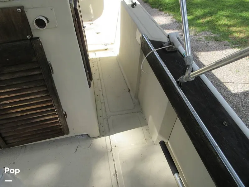 Slide: The Image of Boston Whaler 220 Outrage 1980 - 15686844