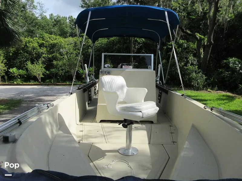 Slide: The Image of Boston Whaler 220 Outrage 1980 - 15686821
