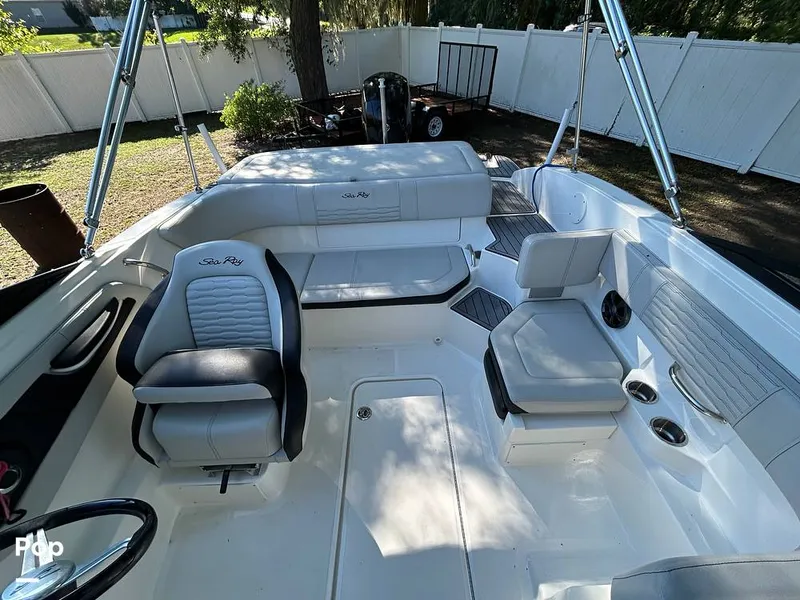 Slide: The Image of Sea Ray SPX 190 2021 - 15773094