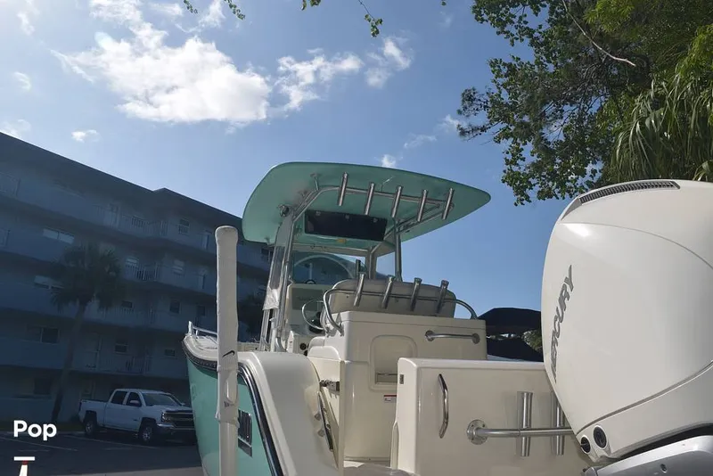 Slide: The Image of Mako 284 CC 2020 - 15913879