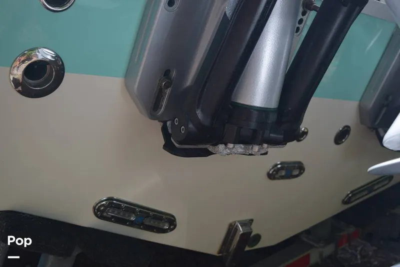 Slide: The Image of Mako 284 CC 2020 - 15913884