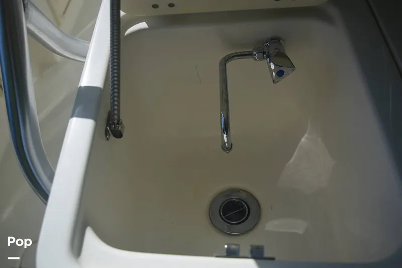 Slide: The Image of Sink - Cockpit - 15913751