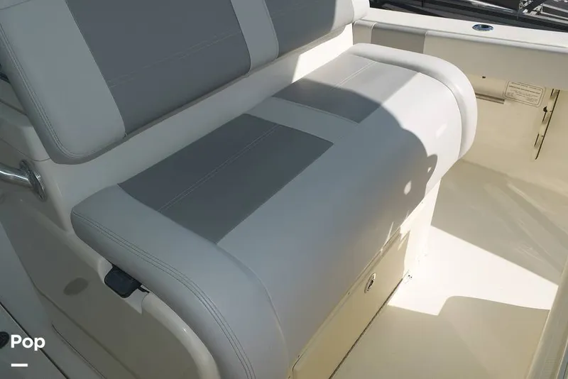 Slide: The Image of Mako 284 CC 2020 - 15913758