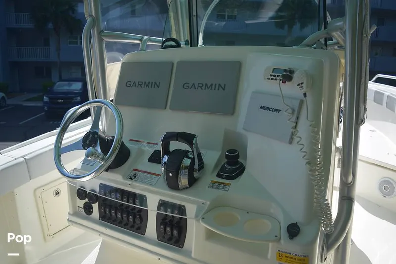 Slide: The Image of Mako 284 CC 2020 - 15913760