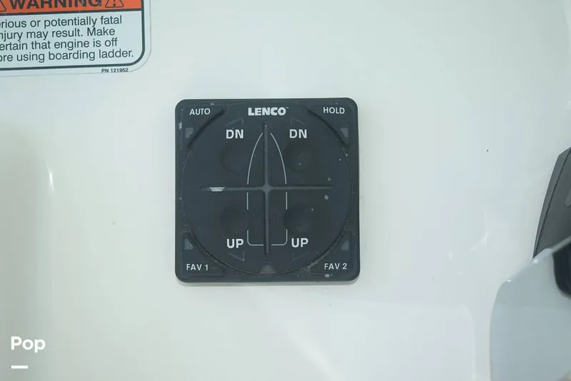 Slide: The Image of Mako 284 CC 2020 - 15913770