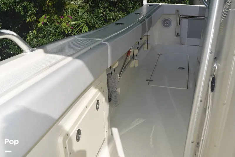 Slide: The Image of Mako 284 CC 2020 - 15913788