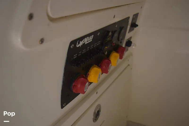 Slide: The Image of Mako 284 CC 2020 - 15913817