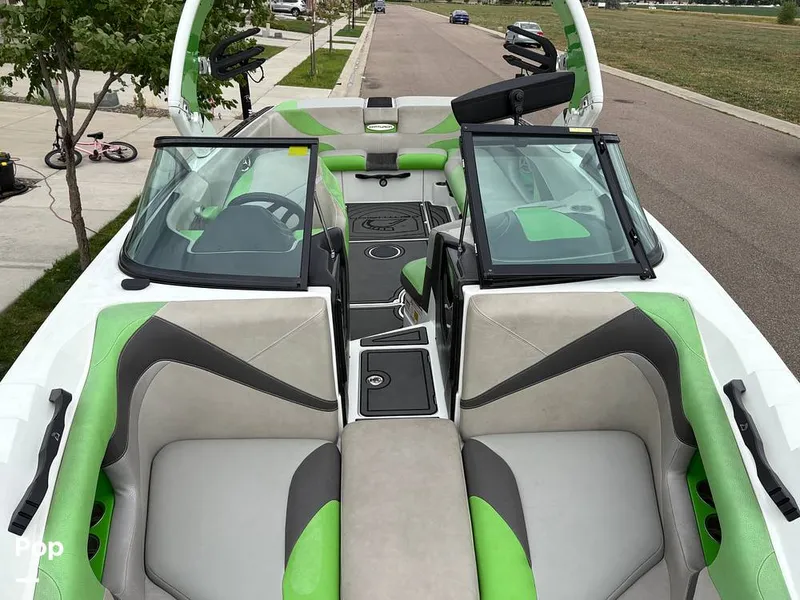 Slide: The Image of Centurion Enzo FS44 2016 - 15737719