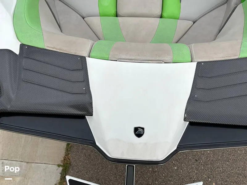 Slide: The Image of Centurion Enzo FS44 2016 - 15737720