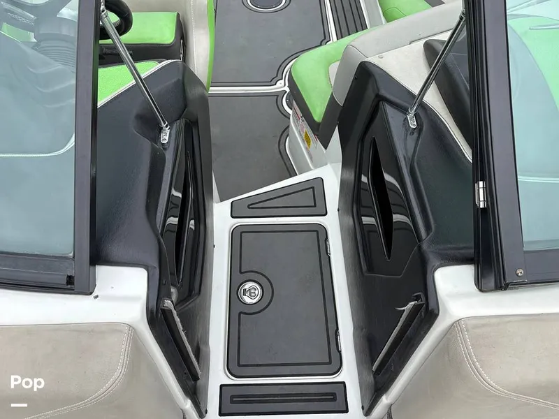 Slide: The Image of Centurion Enzo FS44 2016 - 15737722