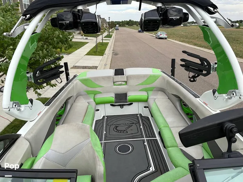 Slide: The Image of Centurion Enzo FS44 2016 - 15737721