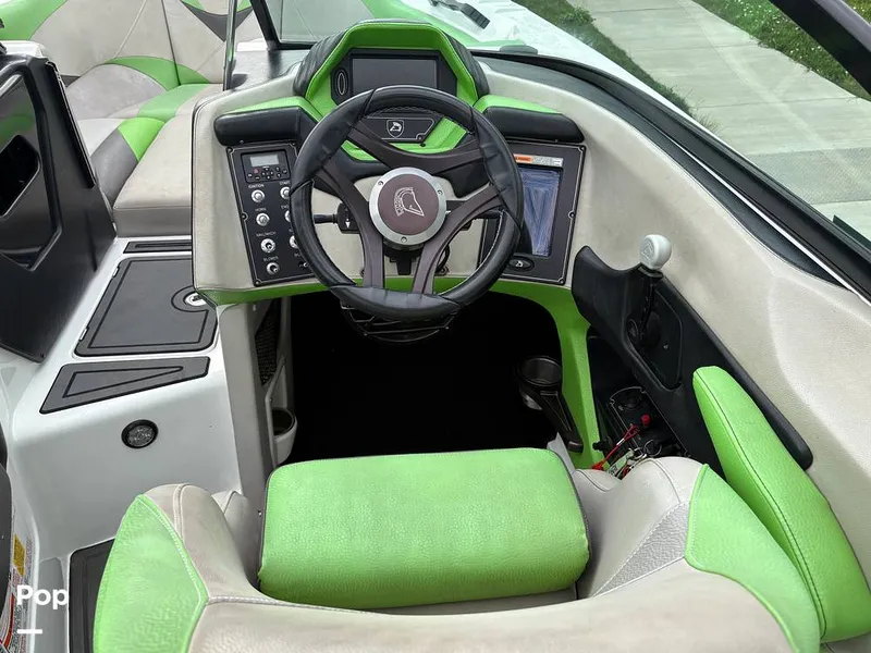 Slide: The Image of Centurion Enzo FS44 2016 - 15737724