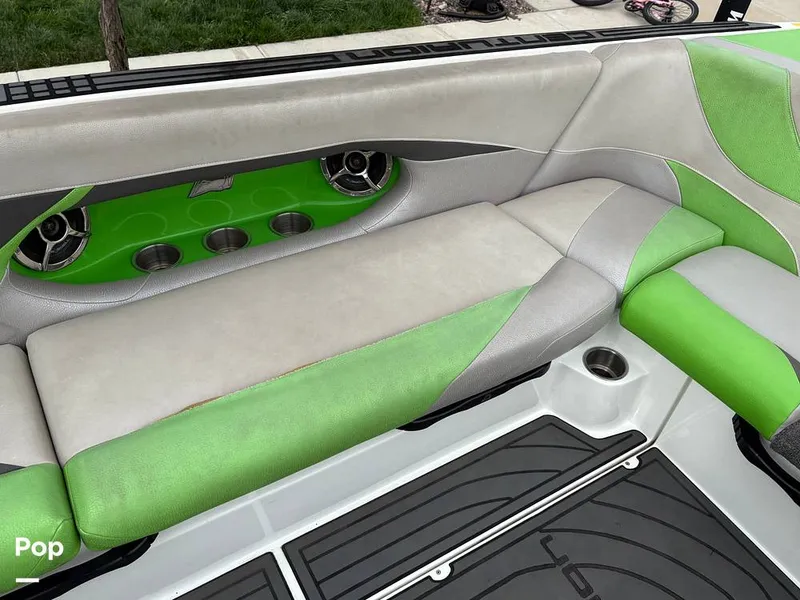 Slide: The Image of Centurion Enzo FS44 2016 - 15737729