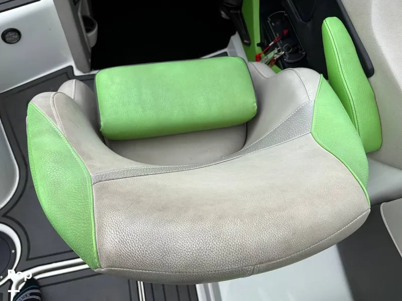 Slide: The Image of Centurion Enzo FS44 2016 - 15737740