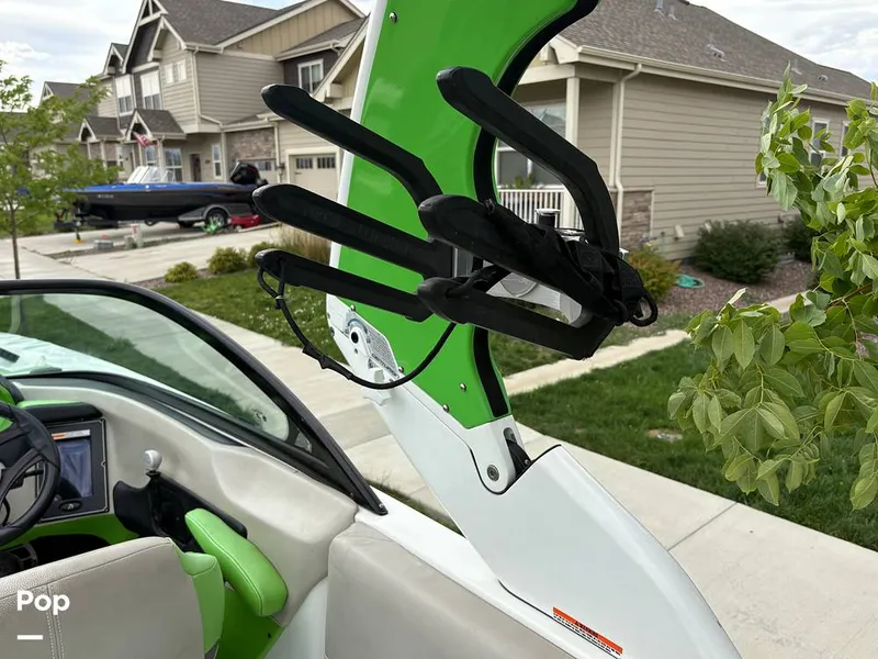 Slide: The Image of Centurion Enzo FS44 2016 - 15737746