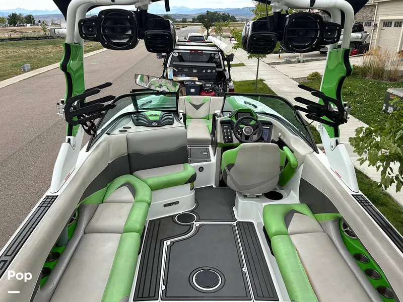 Slide: The Image of Centurion Enzo FS44 2016 - 15737750