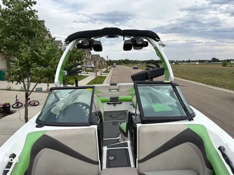 Slide: The Image of Centurion Enzo FS44 2016 - 15737716