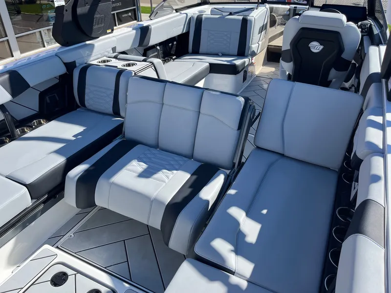Slide: The Image of Malibu 26 LSV 2026 - 35