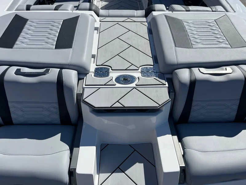 Slide: The Image of Malibu 26 LSV 2026 - 14