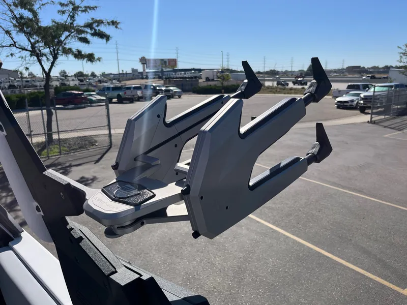 Slide: The Image of Malibu 26 LSV 2026 - 40